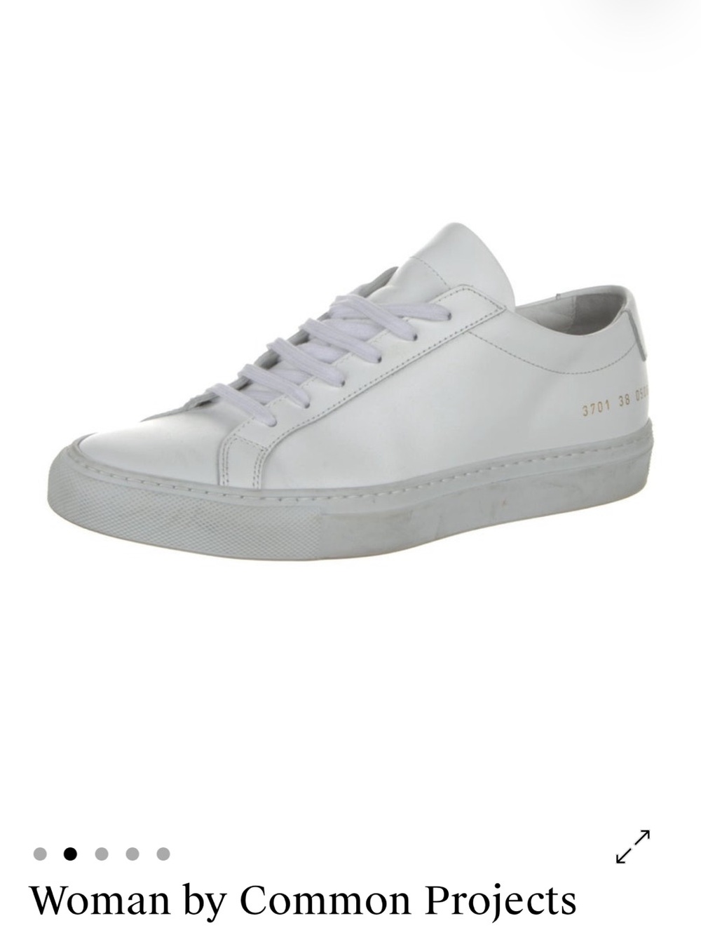 Common Projects Low-Top Leather Sneakers in White. Size 38